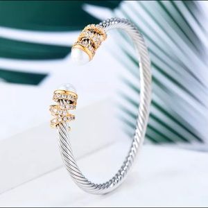 Two-Toned Pearl cuff w/ detail